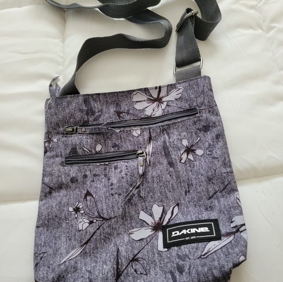 Purse - Picture 1 of 2